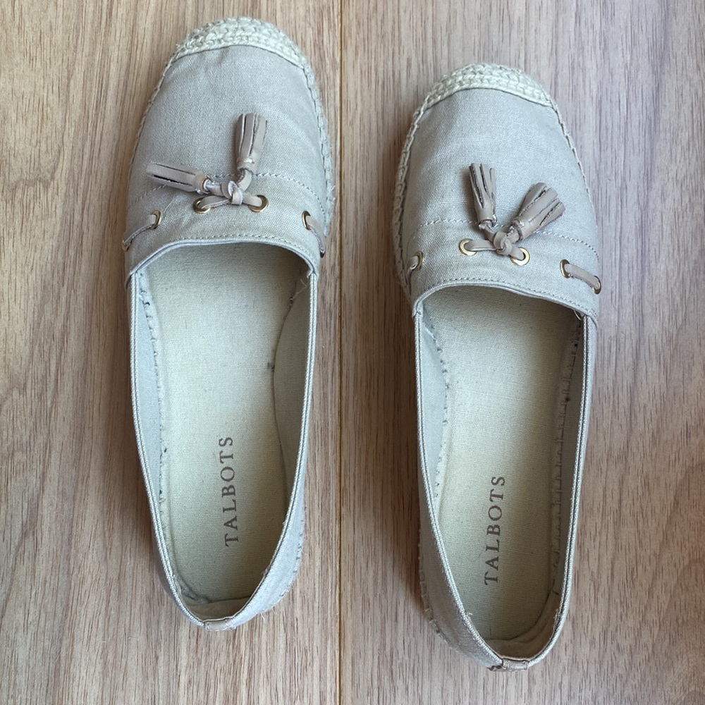 Talbots Beige Ivy Tassle espadrilles Sz 8